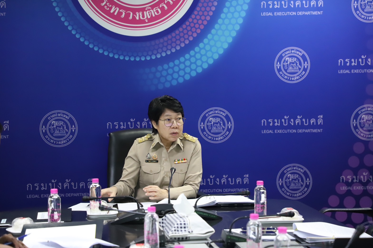 ﻿กรมบังคับคดี จัดประชุมคณะกรรมการพิจารณาเสนอขอพระราชทานเครื่องราชอิสริยาภรณ์อันเป็นที่เชิดชูยิ่งช้างเผือกและเครื่องราชอิสริยาภรณ์อันมีเกียรติยศยิ่งมงกุฎไทยและเหรียญจักรพรรดิมาลา กรมบังคับคดี ครั้งที่ 1